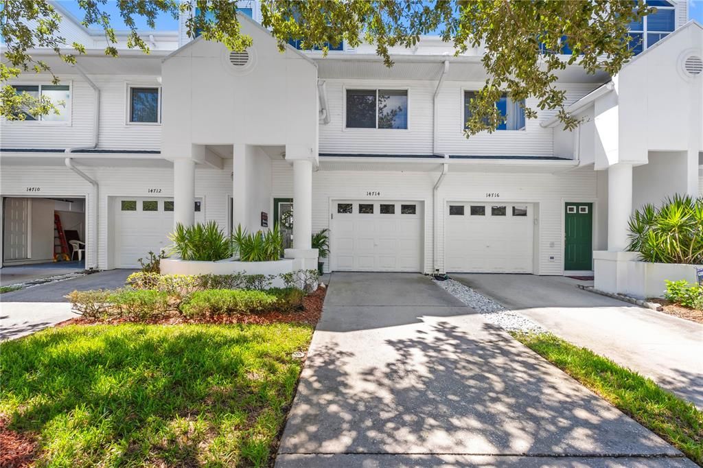 En Venta: $447,000 (4 camas, 4 baños, 2174 Pies cuadrados)