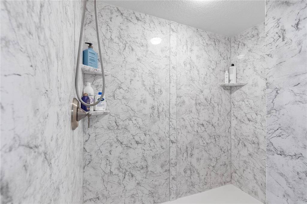 En Venta: $447,000 (4 camas, 4 baños, 2174 Pies cuadrados)