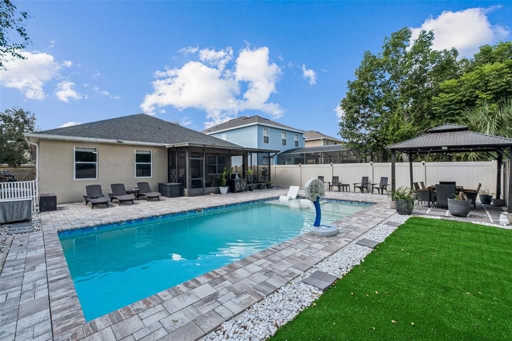 For Sale: $537,000 (4 beds, 2 baths, 2064 Square Feet)