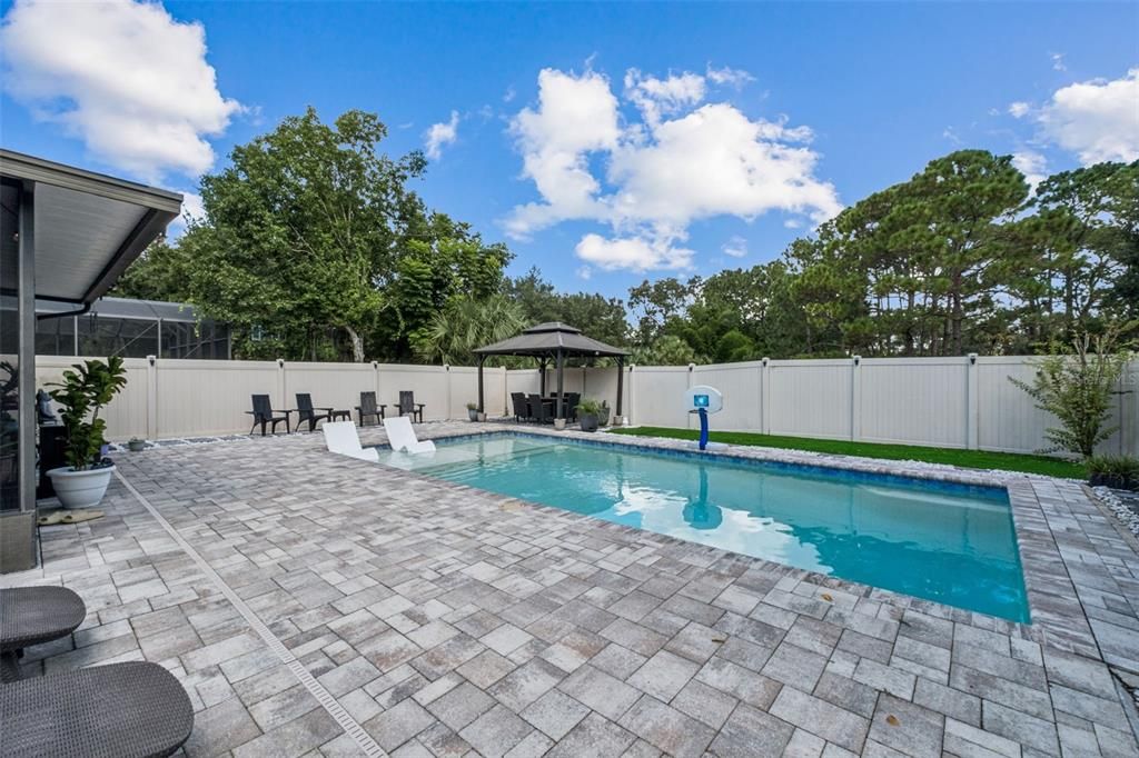 For Sale: $537,000 (4 beds, 2 baths, 2064 Square Feet)