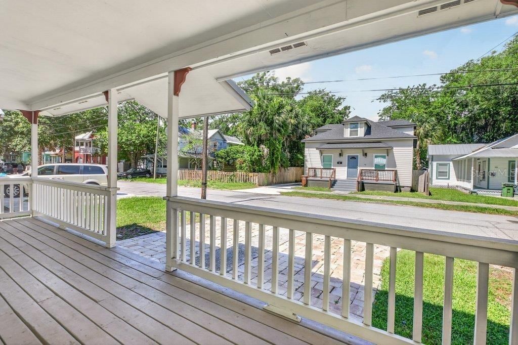 For Sale: $519,000 (3 beds, 2 baths, 1079 Square Feet)