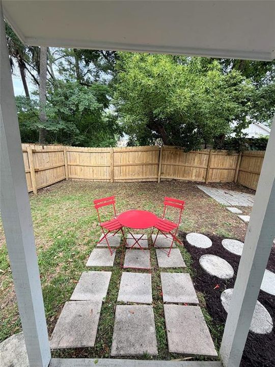 For Sale: $519,000 (3 beds, 2 baths, 1079 Square Feet)