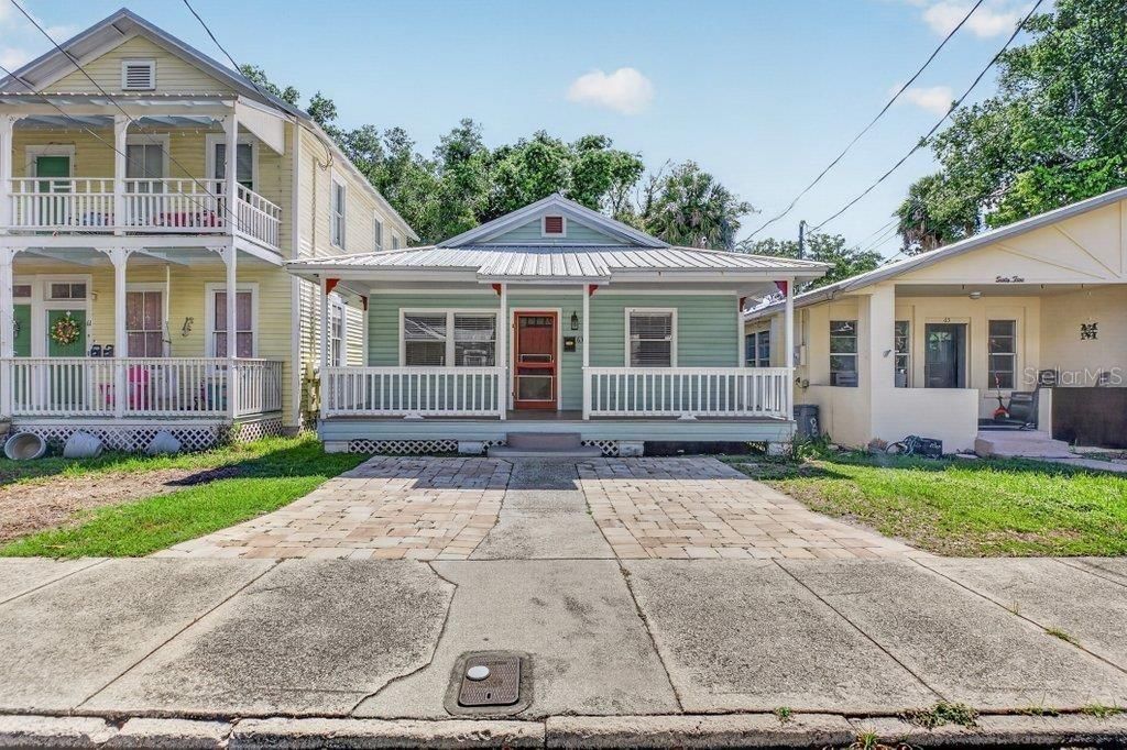 For Sale: $519,000 (3 beds, 2 baths, 1079 Square Feet)
