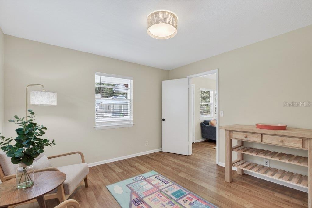 For Sale: $519,000 (3 beds, 2 baths, 1079 Square Feet)