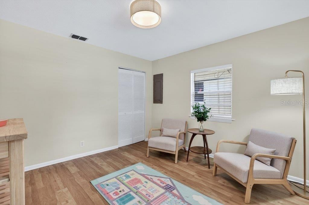 For Sale: $519,000 (3 beds, 2 baths, 1079 Square Feet)
