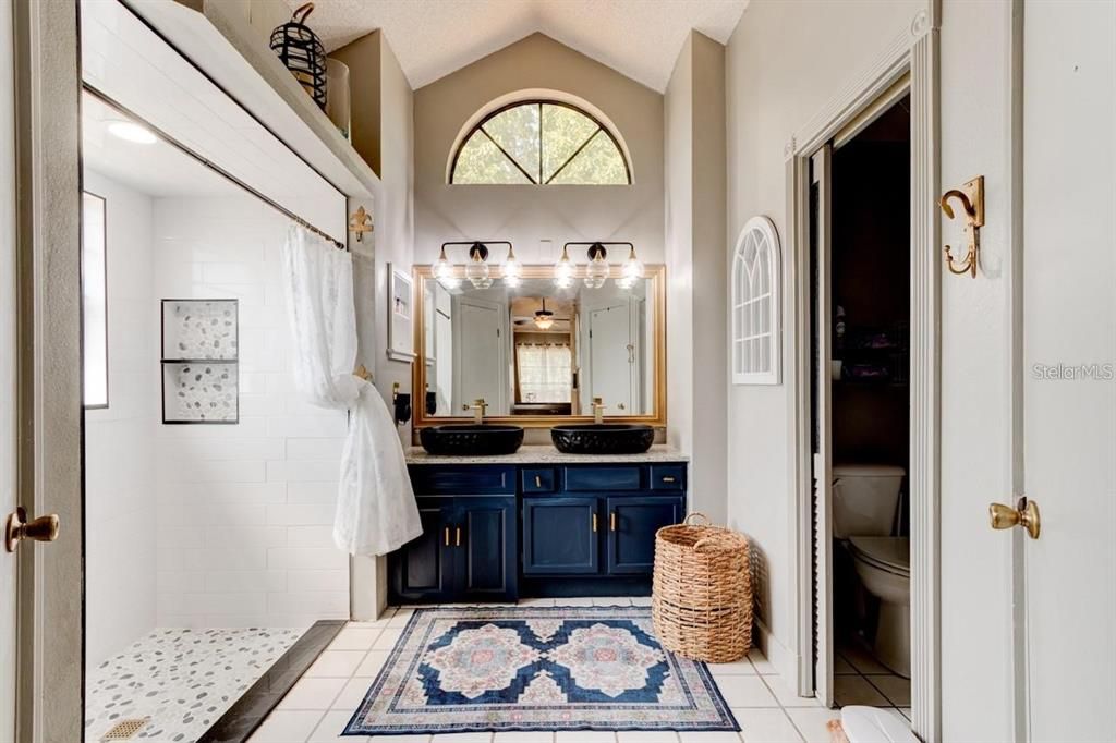For Sale: $379,000 (3 beds, 2 baths, 1613 Square Feet)