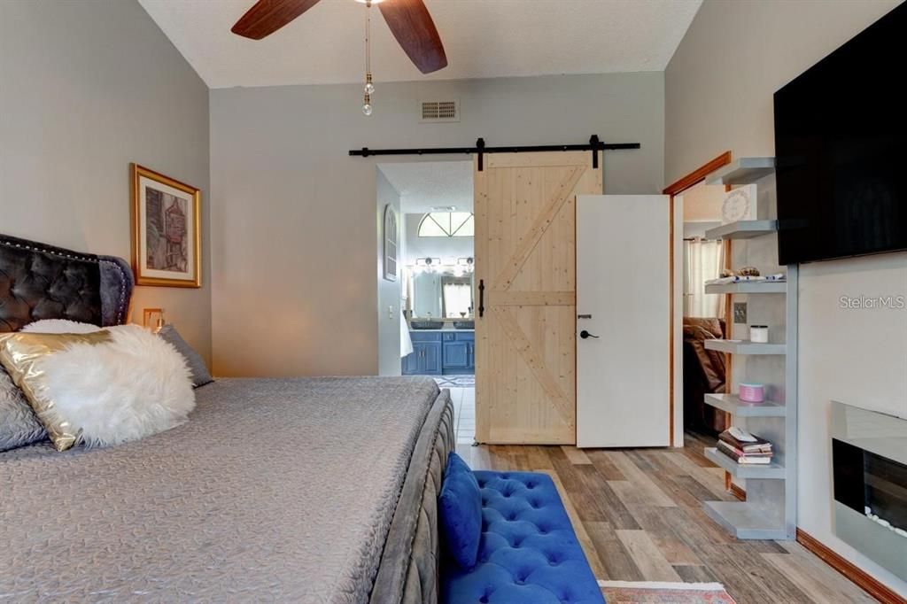 For Sale: $379,000 (3 beds, 2 baths, 1613 Square Feet)