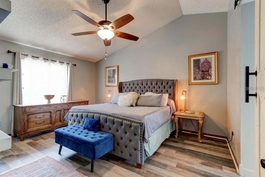 For Sale: $379,000 (3 beds, 2 baths, 1613 Square Feet)
