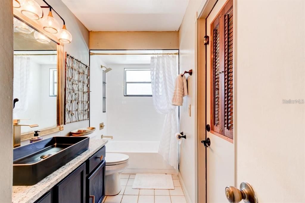 For Sale: $379,000 (3 beds, 2 baths, 1613 Square Feet)