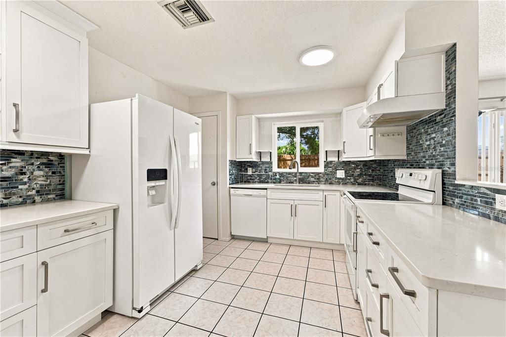 : $369,900 (4 camas, 2 baños, 1478 Pies cuadrados)