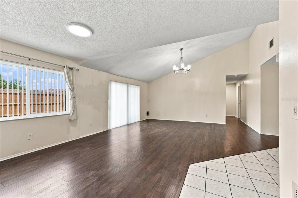 : $369,900 (4 camas, 2 baños, 1478 Pies cuadrados)