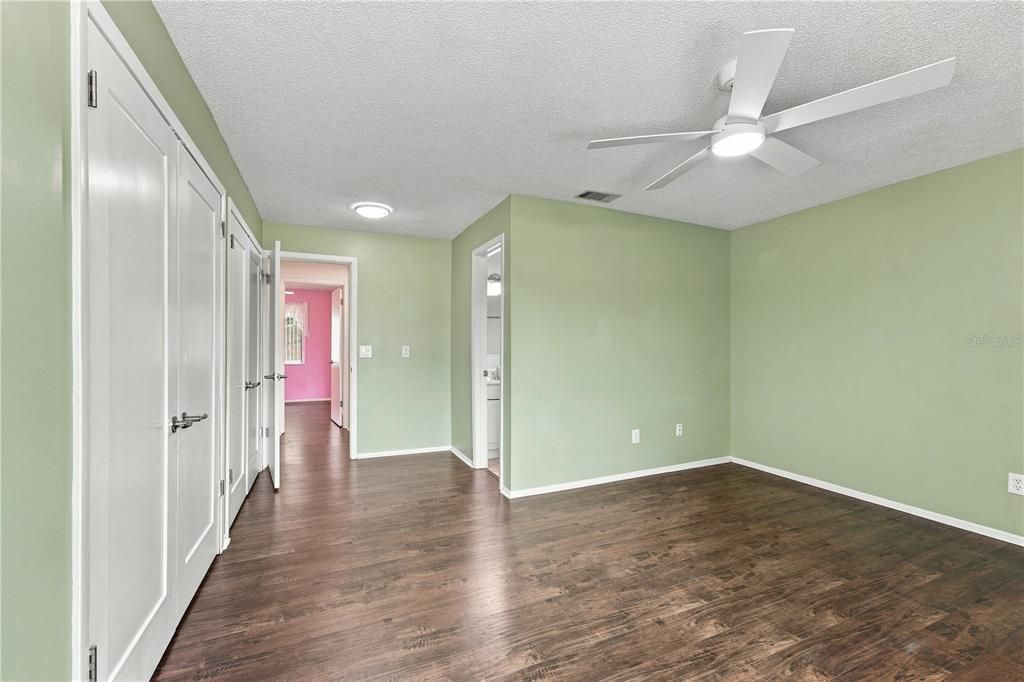 : $369,900 (4 camas, 2 baños, 1478 Pies cuadrados)