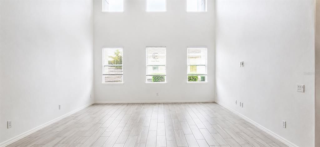 For Rent: $4,500 (5 beds, 4 baths, 3258 Square Feet)