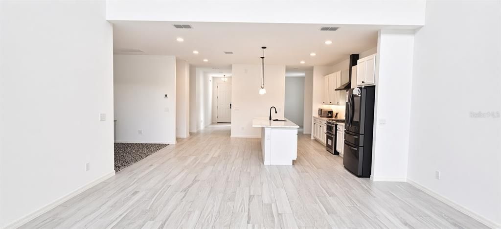 For Rent: $4,500 (5 beds, 4 baths, 3258 Square Feet)