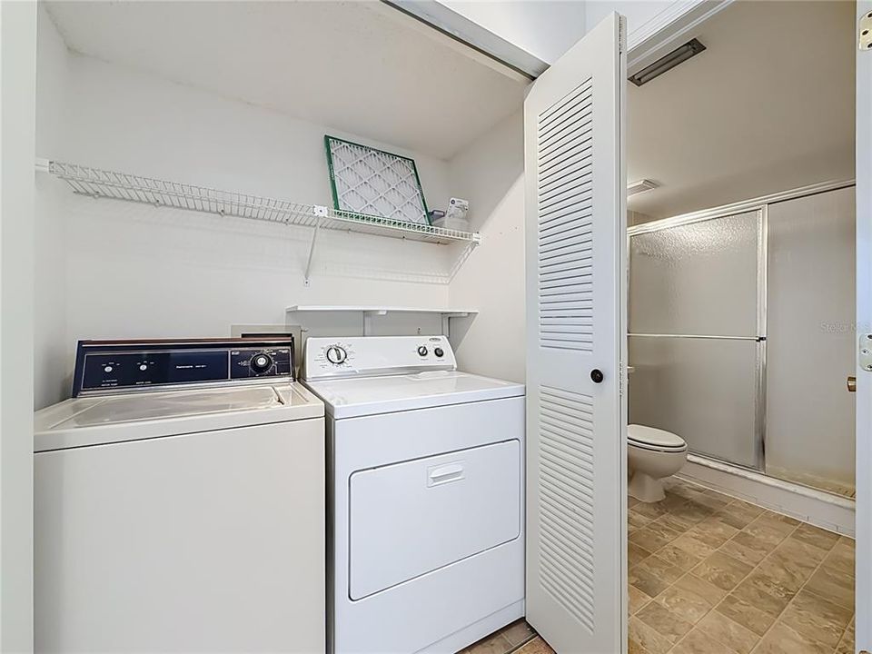 На продажу: $210,000 (2 спален, 2 ванн, 1200 Квадратных фут)