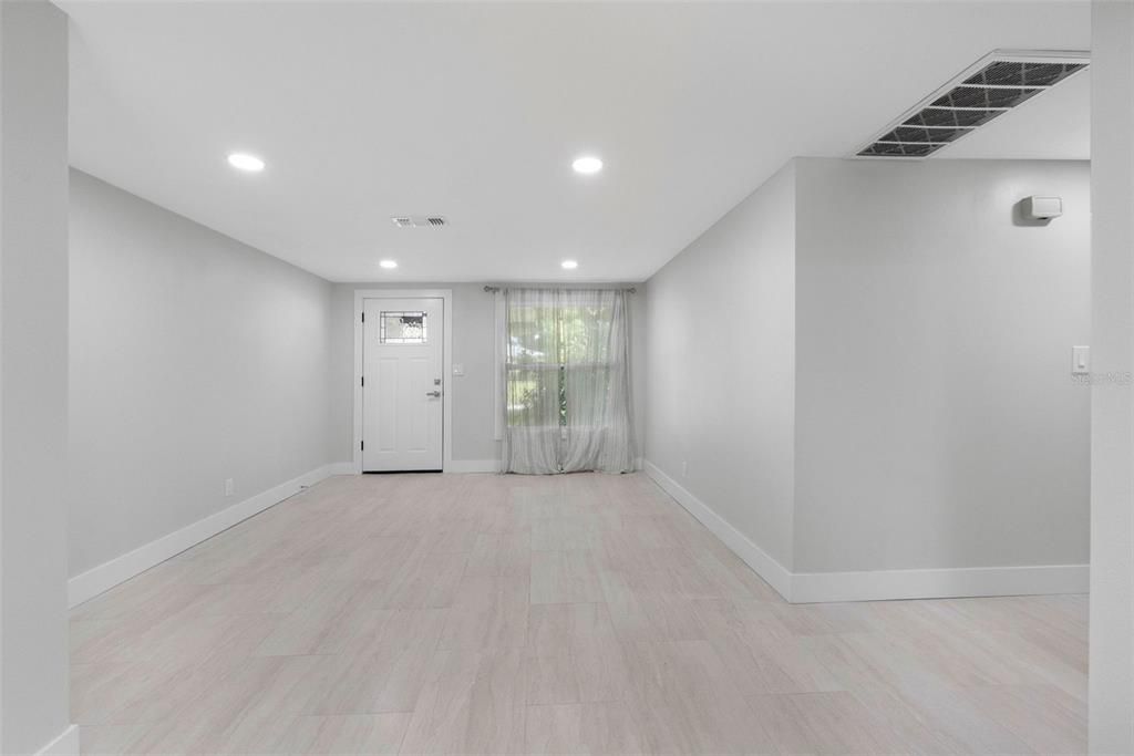 En Venta: $389,990 (3 camas, 2 baños, 903 Pies cuadrados)