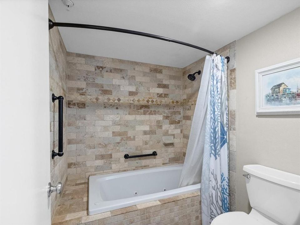 For Sale: $920,000 (2 beds, 2 baths, 1225 Square Feet)