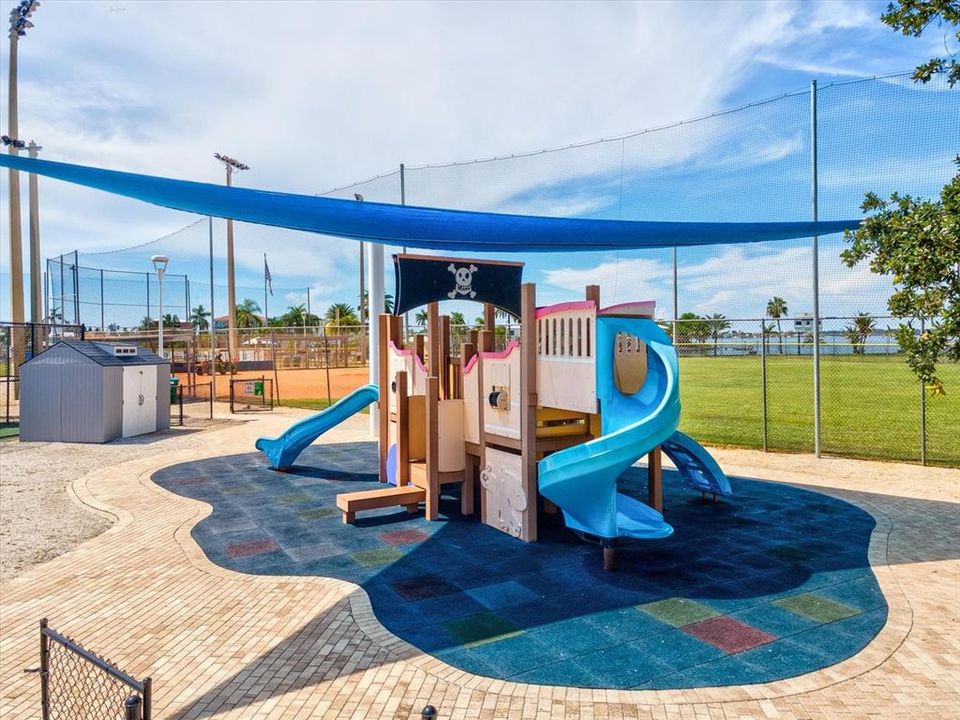 For Sale: $920,000 (2 beds, 2 baths, 1225 Square Feet)