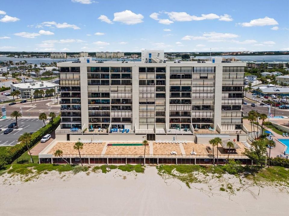 For Sale: $920,000 (2 beds, 2 baths, 1225 Square Feet)