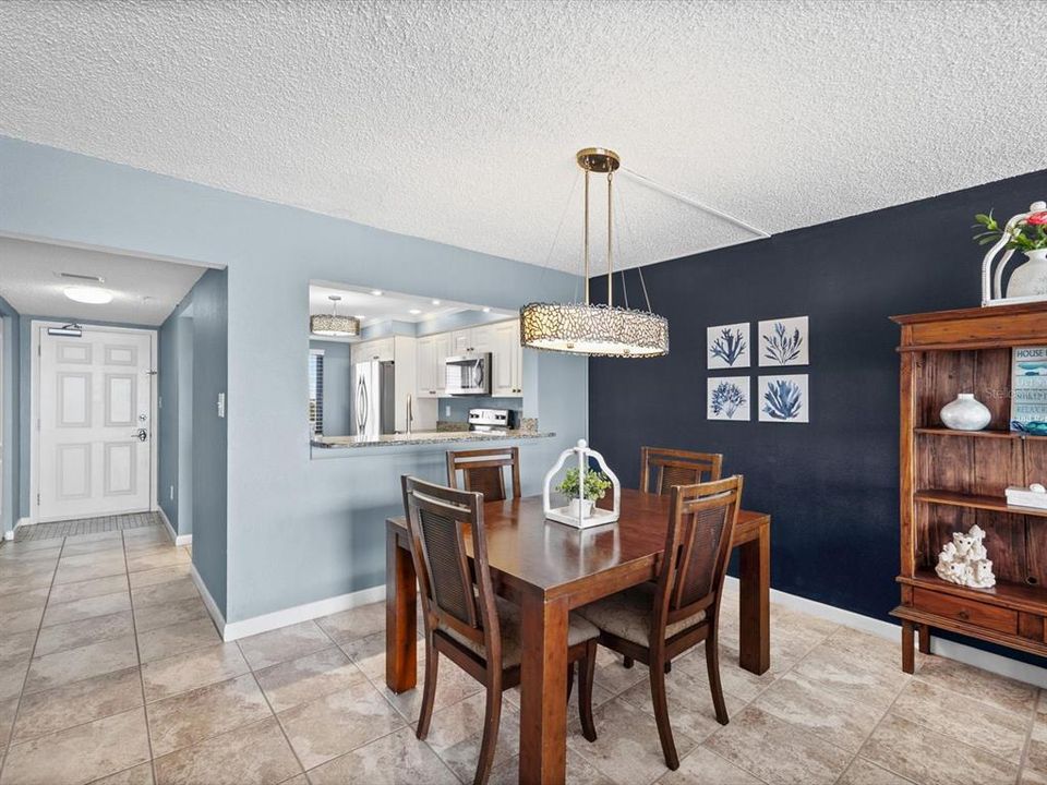 For Sale: $920,000 (2 beds, 2 baths, 1225 Square Feet)