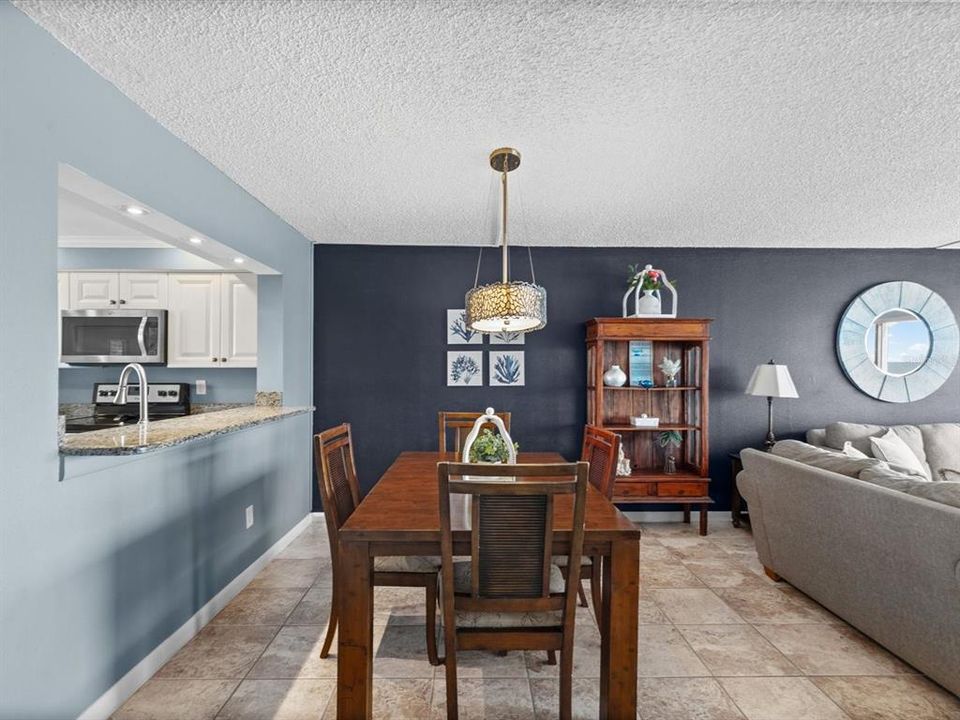 For Sale: $920,000 (2 beds, 2 baths, 1225 Square Feet)