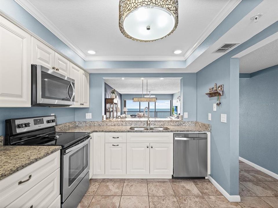 For Sale: $920,000 (2 beds, 2 baths, 1225 Square Feet)