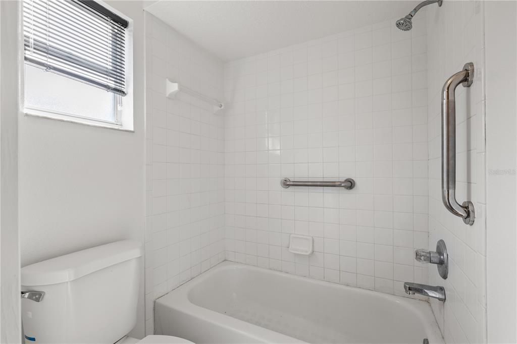 На продажу: $325,000 (3 спален, 2 ванн, 1268 Квадратных фут)