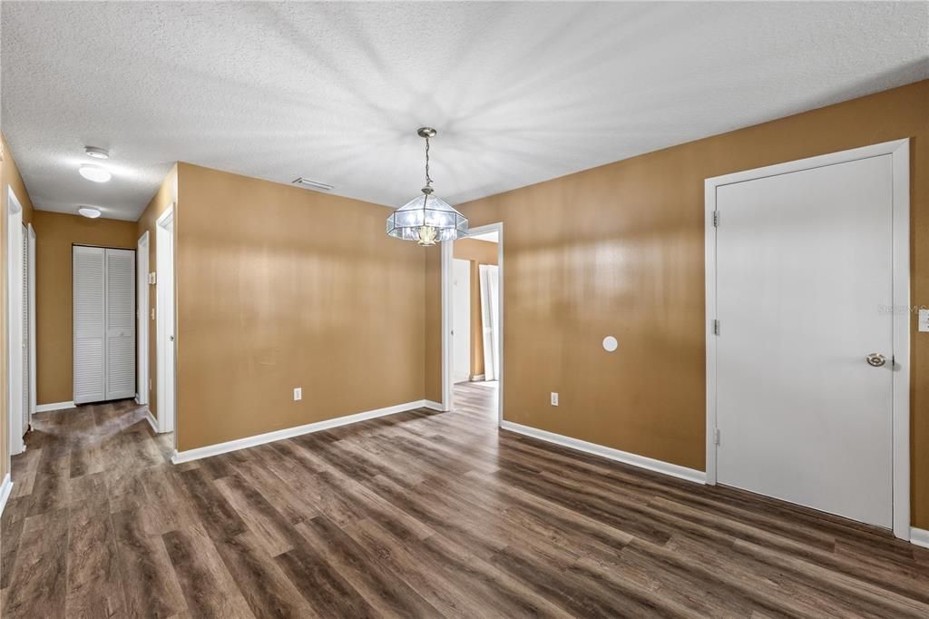 На продажу: $325,000 (3 спален, 2 ванн, 1268 Квадратных фут)