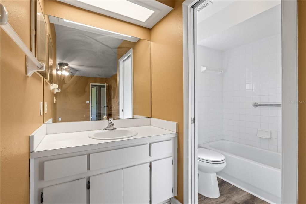 На продажу: $325,000 (3 спален, 2 ванн, 1268 Квадратных фут)