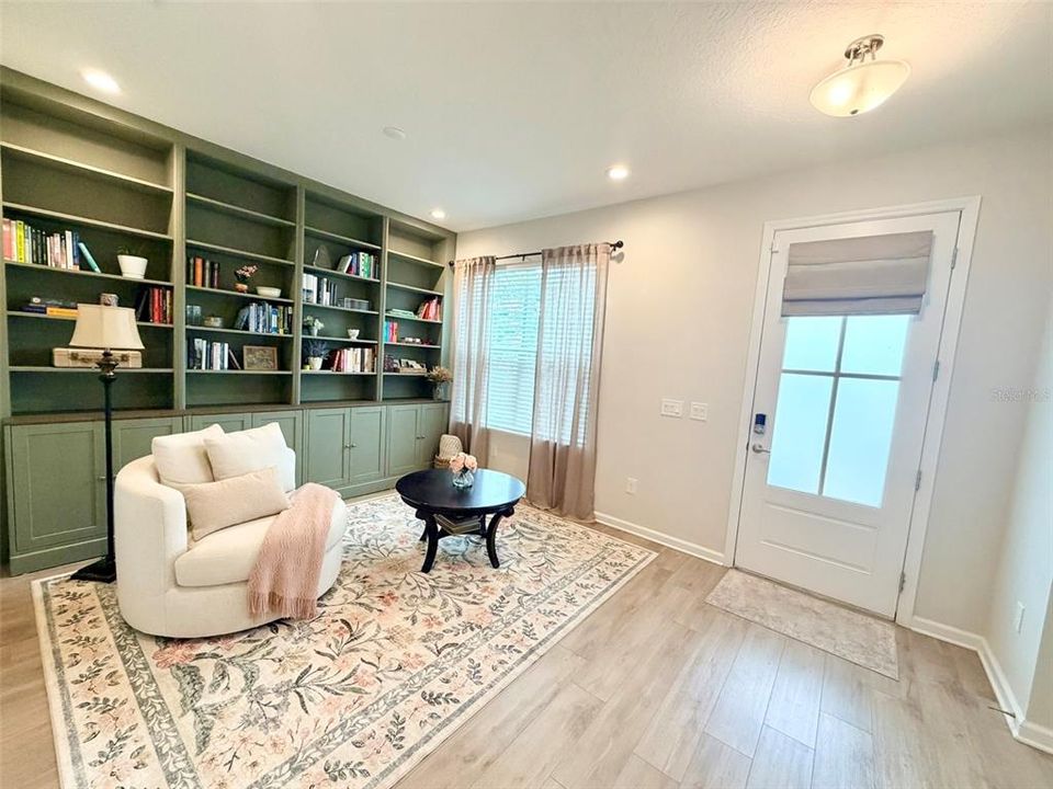 For Rent: $2,595 (3 beds, 2 baths, 2062 Square Feet)