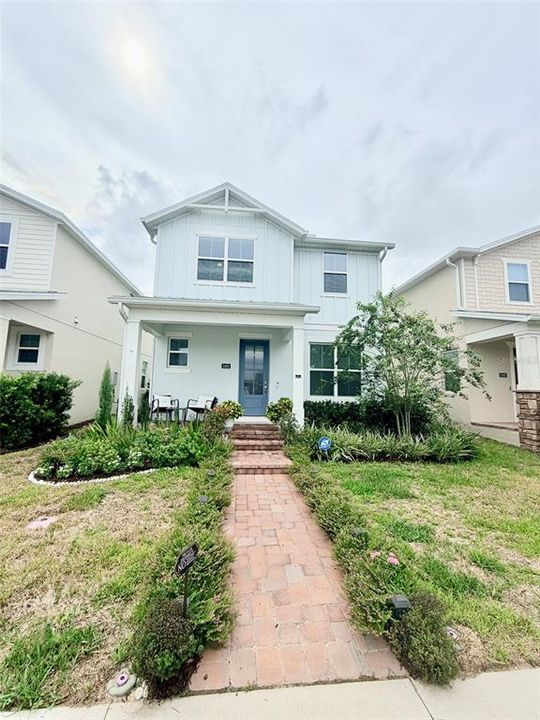 For Rent: $2,595 (3 beds, 2 baths, 2062 Square Feet)