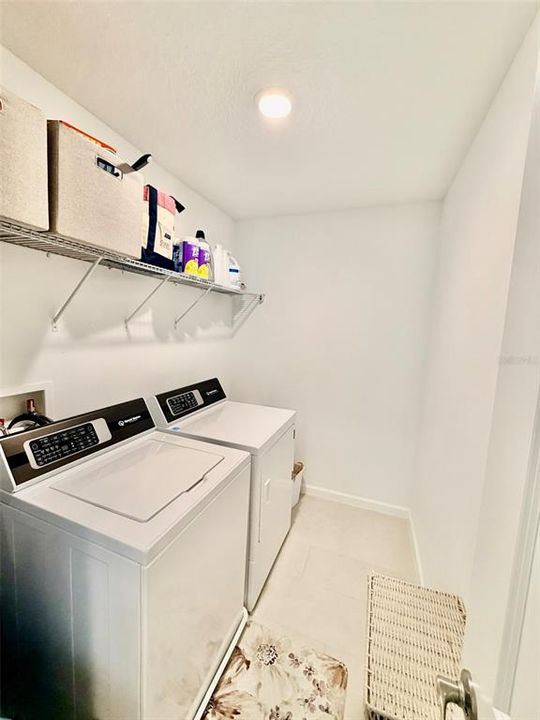 For Rent: $2,595 (3 beds, 2 baths, 2062 Square Feet)