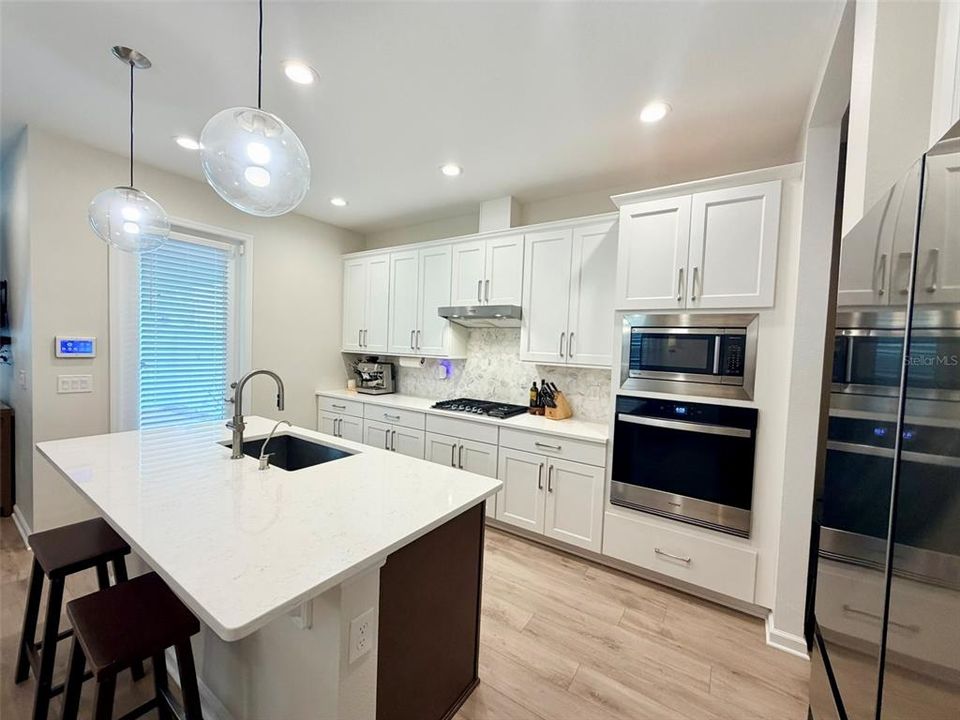 For Rent: $2,595 (3 beds, 2 baths, 2062 Square Feet)