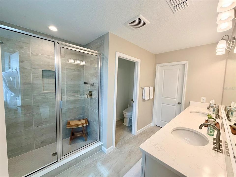 For Rent: $2,595 (3 beds, 2 baths, 2062 Square Feet)