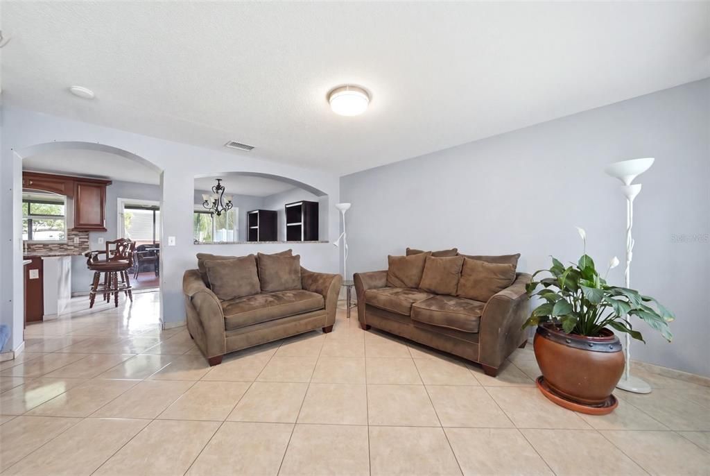 For Sale: $365,000 (3 beds, 2 baths, 1479 Square Feet)