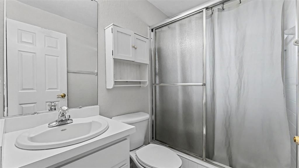На продажу: $255,000 (3 спален, 2 ванн, 1284 Квадратных фут)