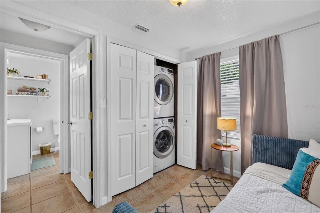 For Sale: $389,900 (2 beds, 1 baths, 783 Square Feet)