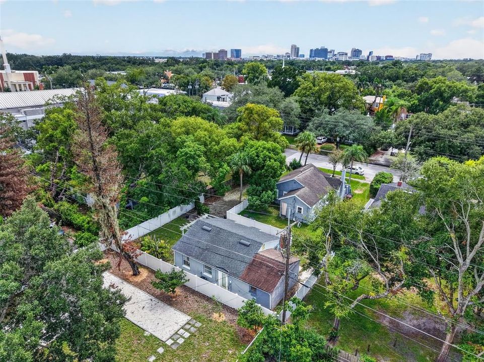 For Sale: $389,900 (2 beds, 1 baths, 783 Square Feet)