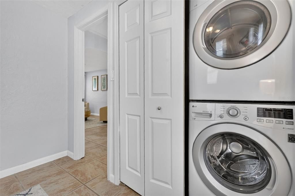 For Sale: $389,900 (2 beds, 1 baths, 783 Square Feet)