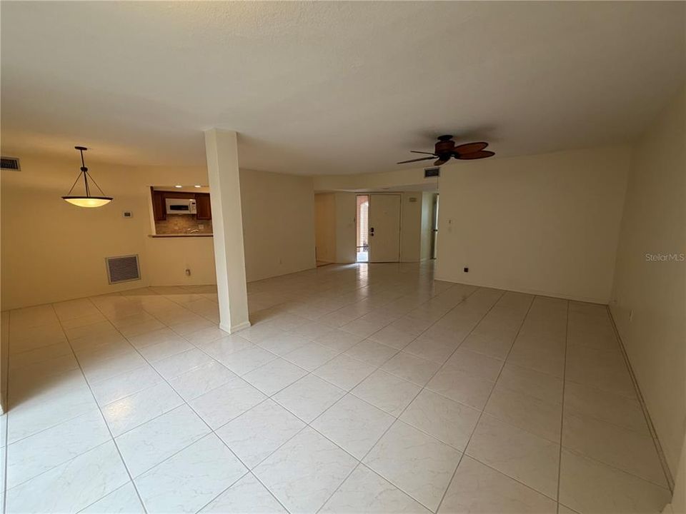 For Rent: $2,350 (2 beds, 2 baths, 1380 Square Feet)