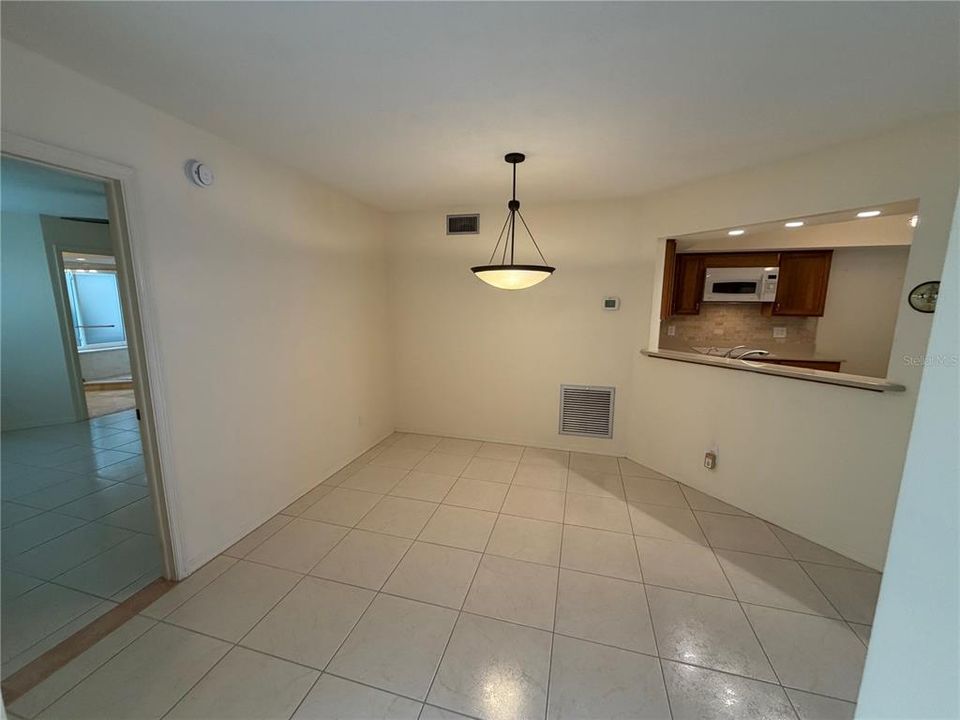 For Rent: $2,350 (2 beds, 2 baths, 1380 Square Feet)