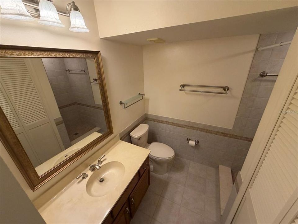 For Rent: $2,350 (2 beds, 2 baths, 1380 Square Feet)