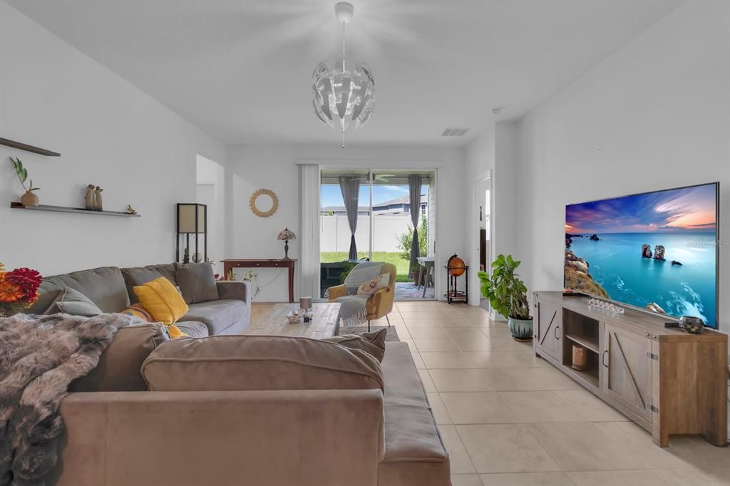 For Sale: $398,200 (4 beds, 3 baths, 2115 Square Feet)