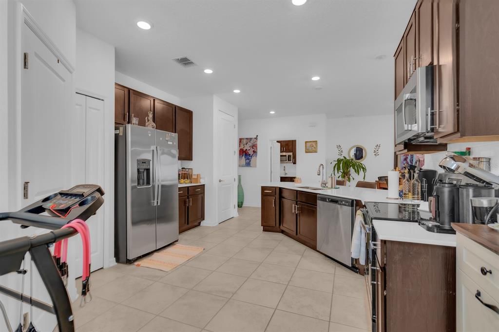 For Sale: $398,200 (4 beds, 3 baths, 2115 Square Feet)