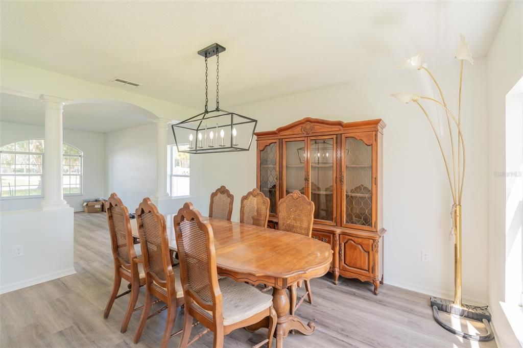 En Venta: $399,000 (4 camas, 3 baños, 2847 Pies cuadrados)