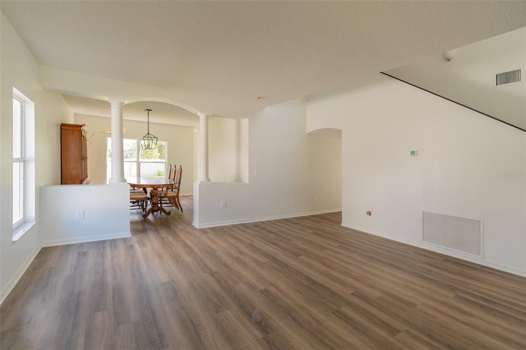 En Venta: $399,000 (4 camas, 3 baños, 2847 Pies cuadrados)