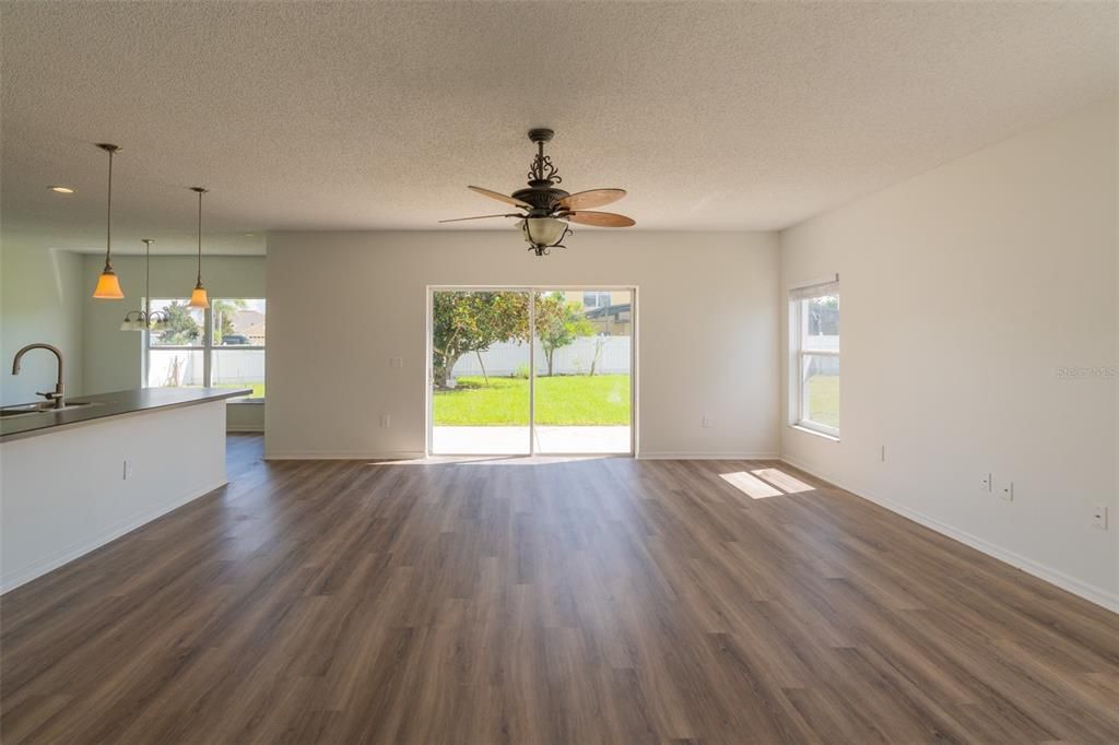 En Venta: $399,000 (4 camas, 3 baños, 2847 Pies cuadrados)