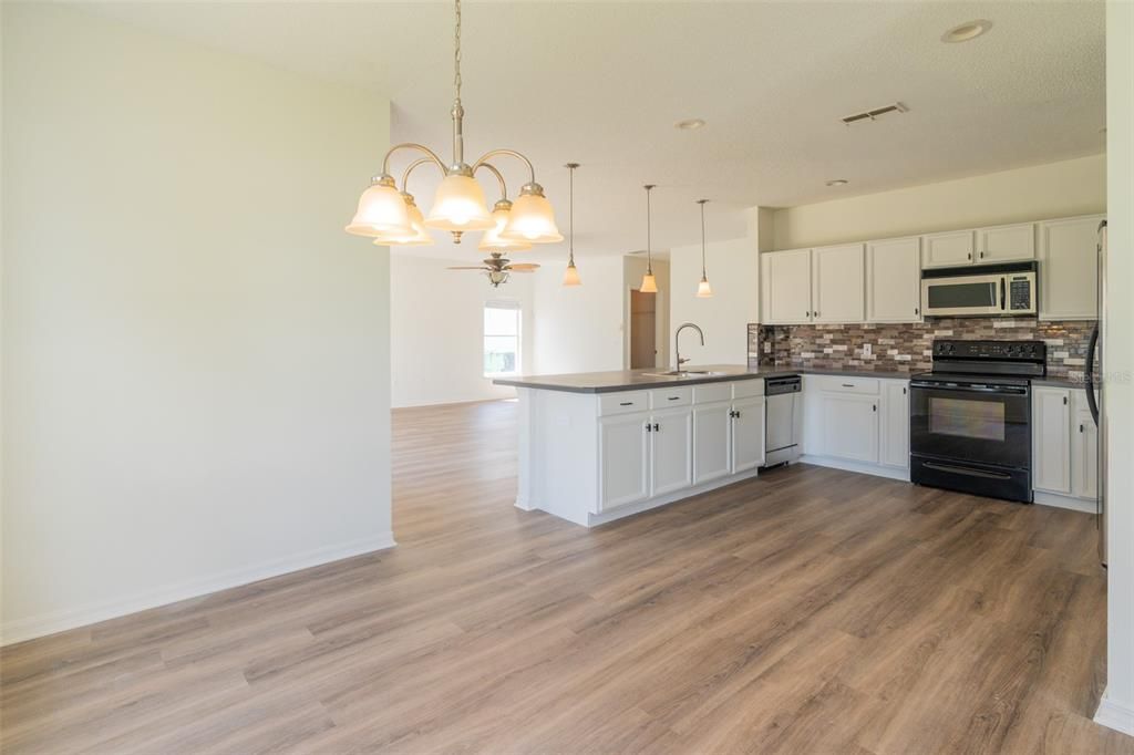 En Venta: $399,000 (4 camas, 3 baños, 2847 Pies cuadrados)