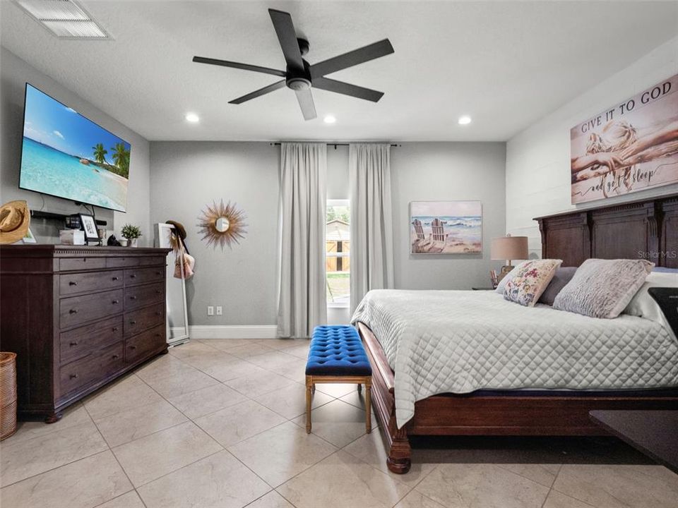 For Sale: $785,000 (4 beds, 3 baths, 2327 Square Feet)