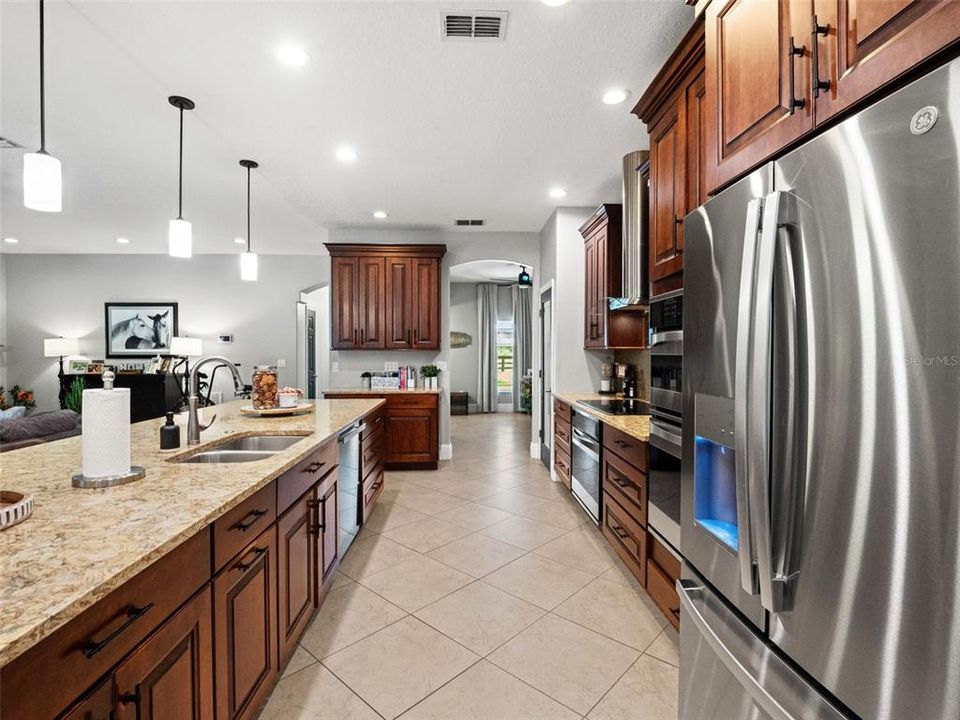 For Sale: $785,000 (4 beds, 3 baths, 2327 Square Feet)